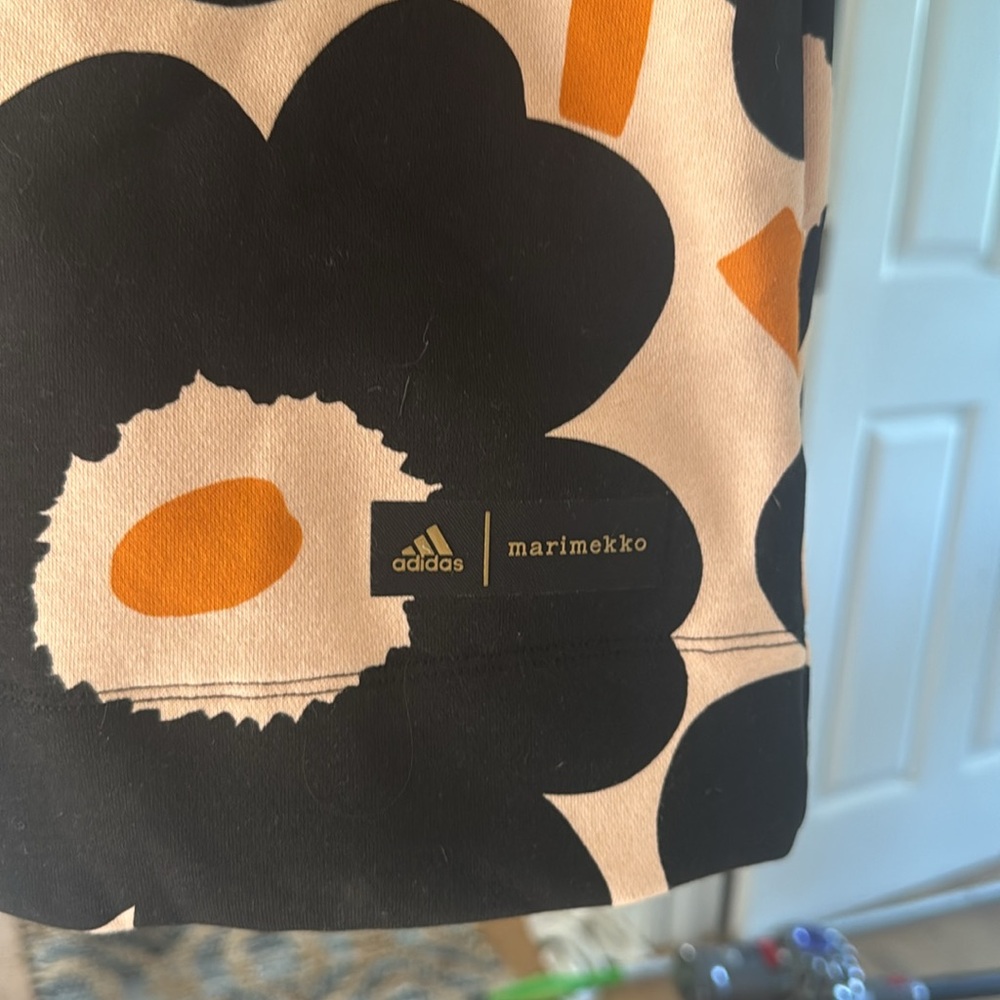 Marimekko adidas . size medium. New with tags - Picture 5 of 7